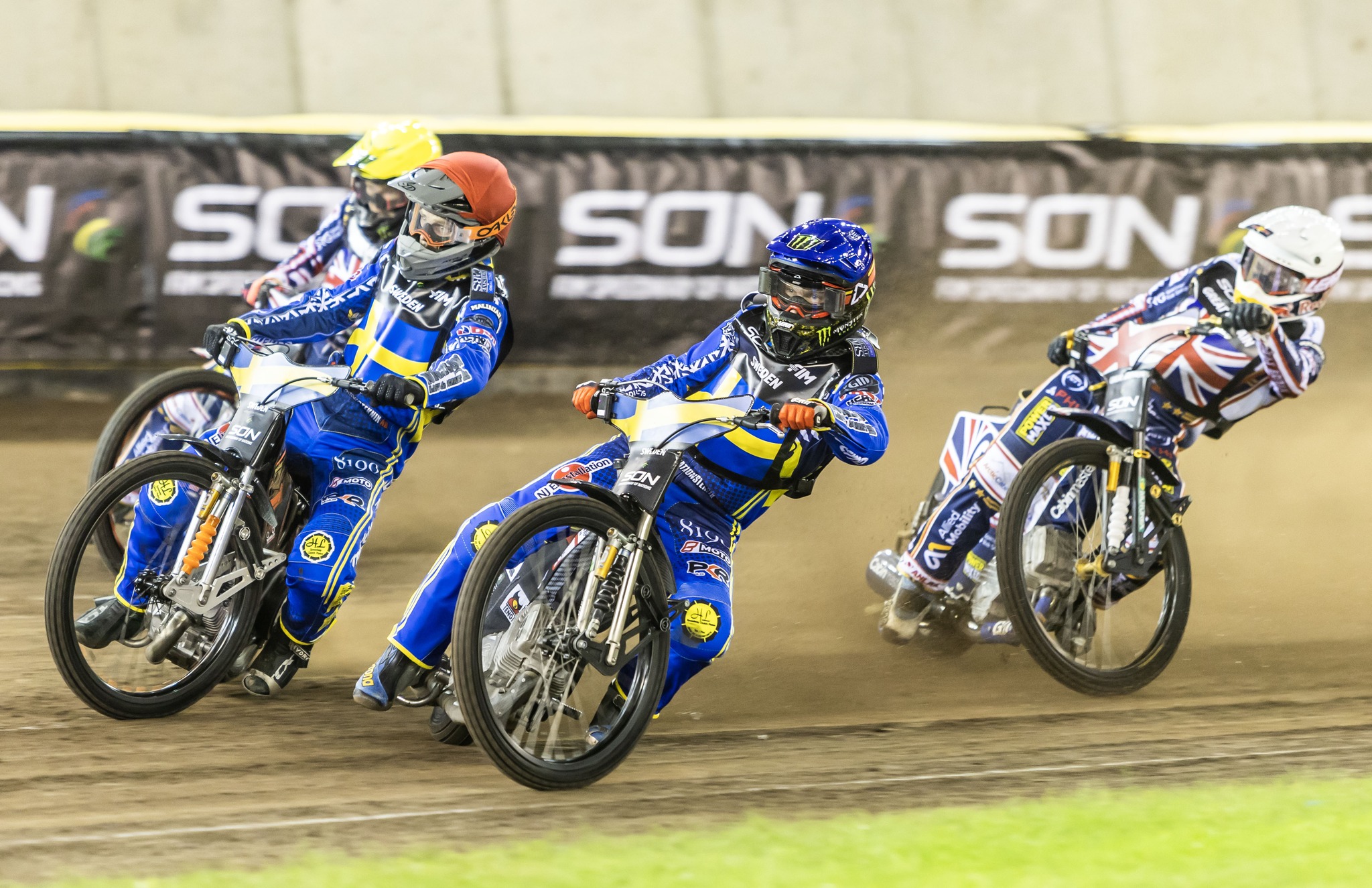 První semifinále ovládli Švédové